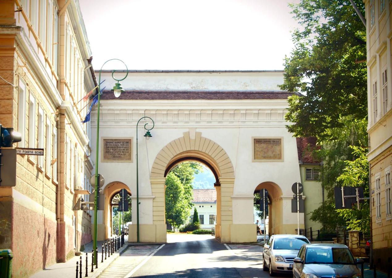 Charming Apartment - Heart Of Brasov Poarta Schei Buitenkant foto